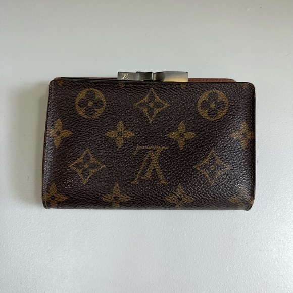 Louis Vuitton vintage compact wallet - Picture 2 of 6